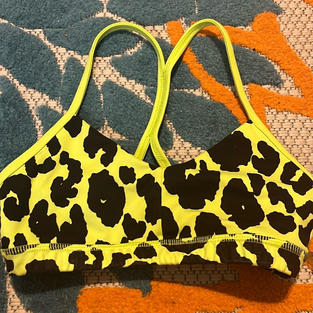 Fleo sports bra
